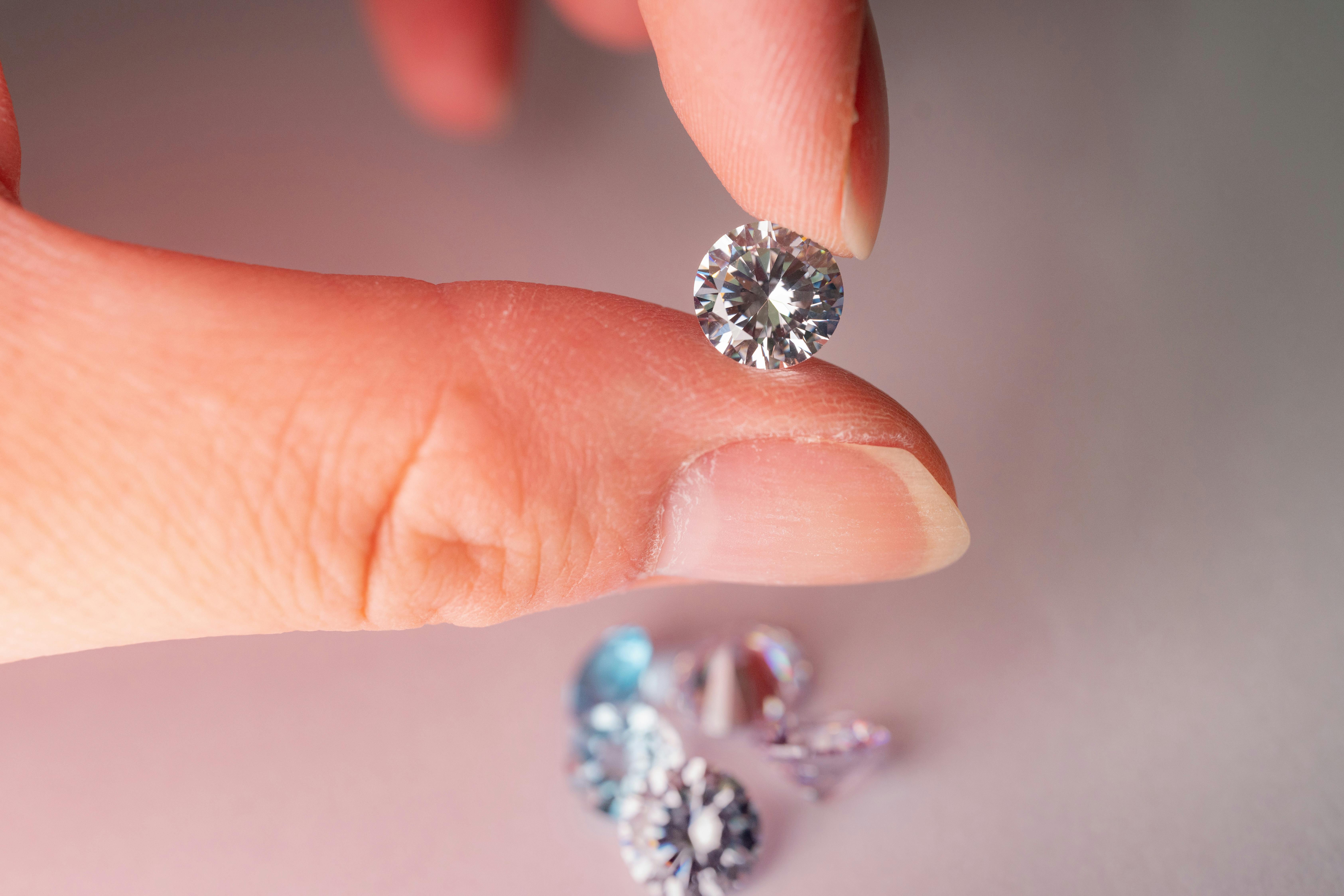 What Happens During a Jewelry Appraisal?